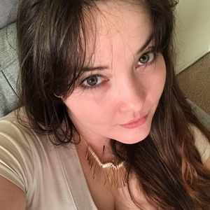 Meet your Posher, Caitlin